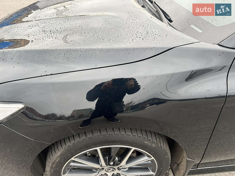 Седан Toyota Camry 2021 в Киеве