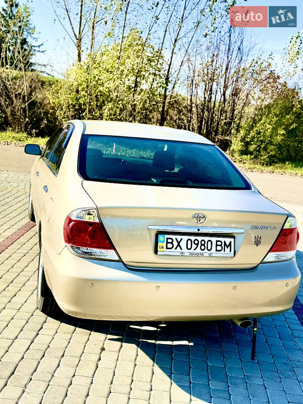 Седан Toyota Camry 2004 в Староконстантинове