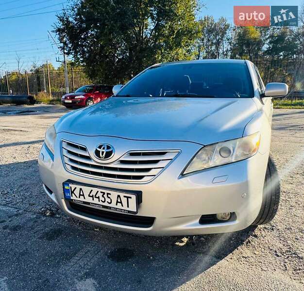 Седан Toyota Camry 2008 в Киеве