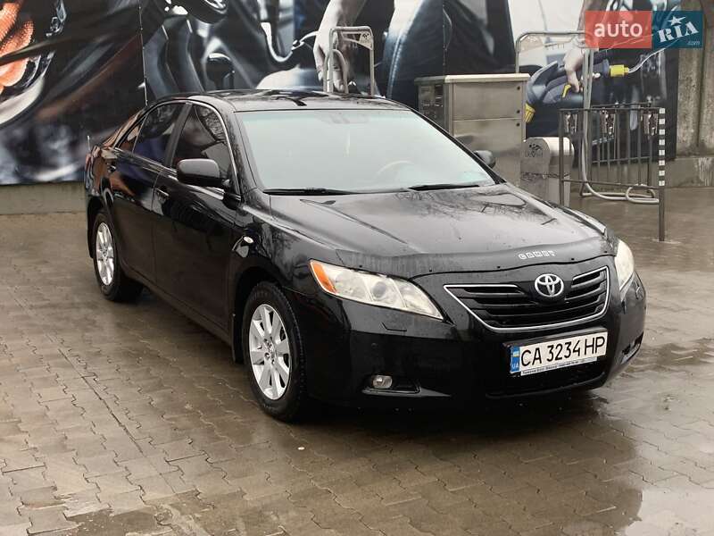 Седан Toyota Camry 2008 в Умани