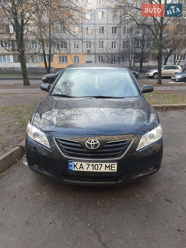 Седан Toyota Camry 2008 в Калиновке