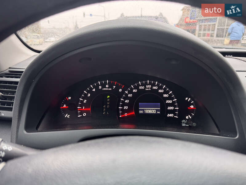 Седан Toyota Camry 2008 в Калиновке