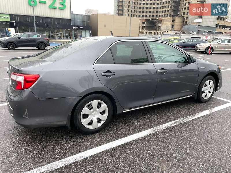 Седан Toyota Camry 2012 в Киеве