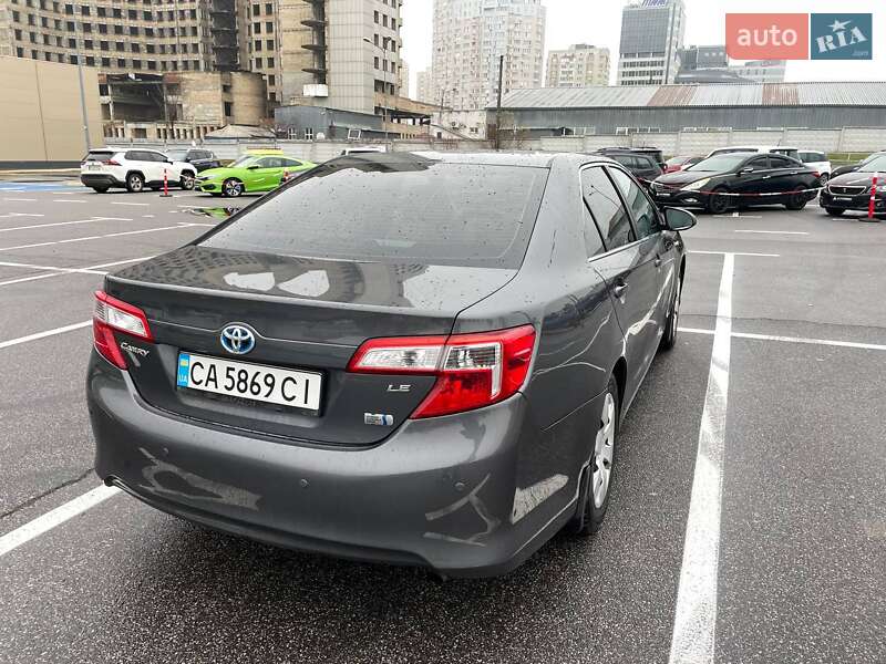 Седан Toyota Camry 2012 в Киеве