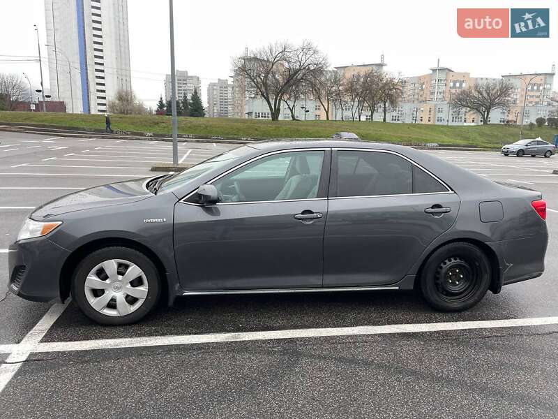 Седан Toyota Camry 2012 в Киеве