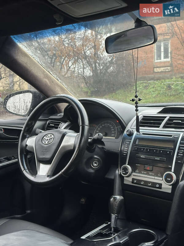 Седан Toyota Camry 2013 в Харькове