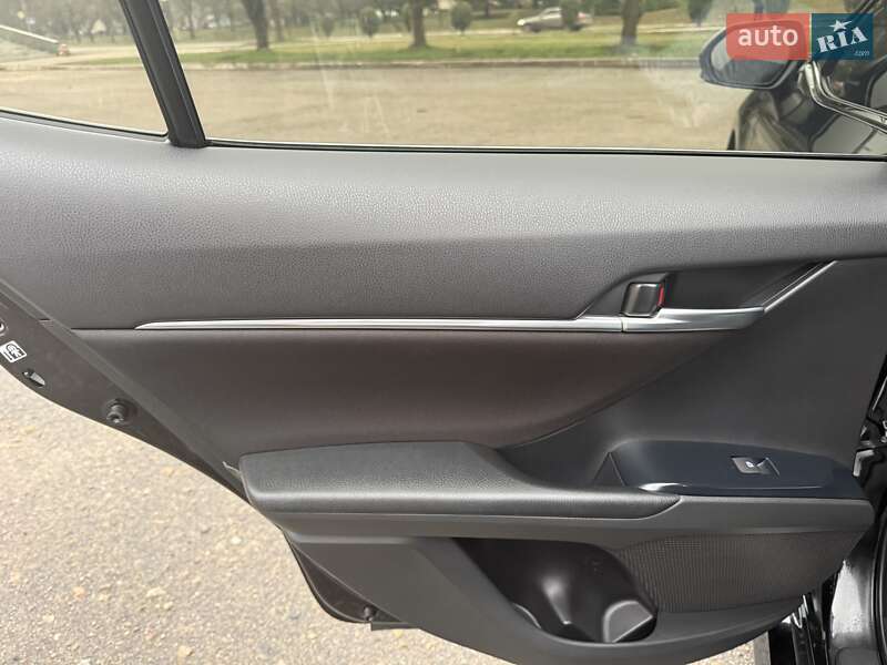 Седан Toyota Camry 2020 в Харькове