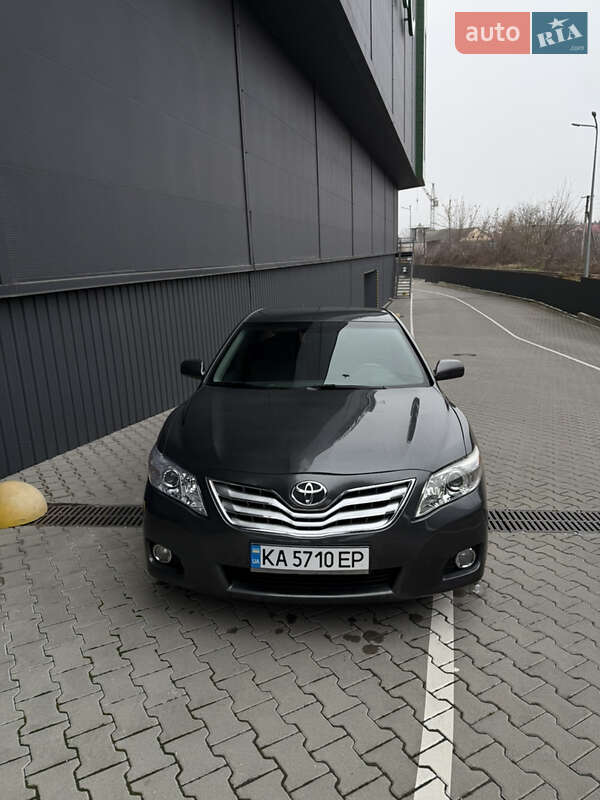 Седан Toyota Camry 2009 в Тернополе