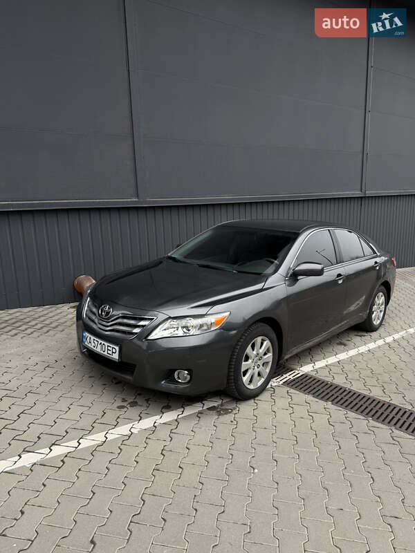 Седан Toyota Camry 2009 в Тернополе