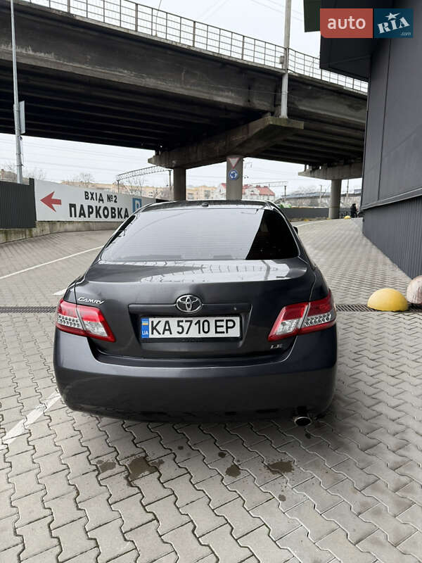 Седан Toyota Camry 2009 в Тернополе