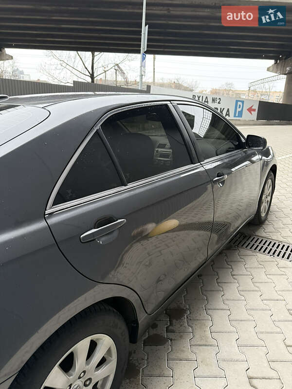 Седан Toyota Camry 2009 в Тернополе