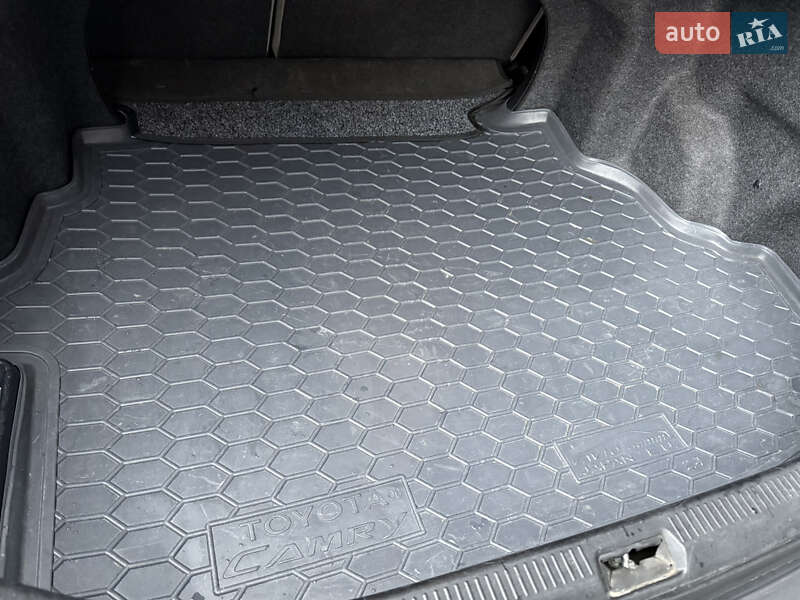 Седан Toyota Camry 2009 в Тернополе