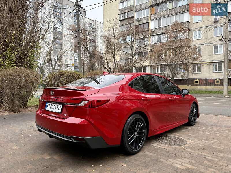Седан Toyota Camry 2024 в Киеве