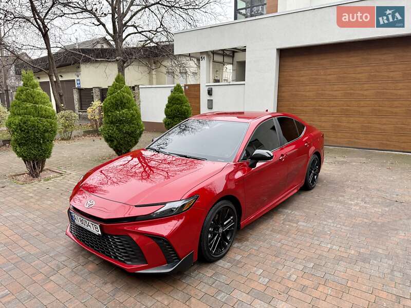 Седан Toyota Camry 2024 в Киеве