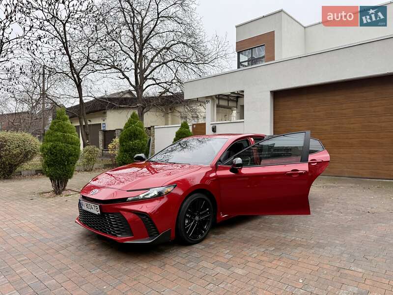 Седан Toyota Camry 2024 в Киеве