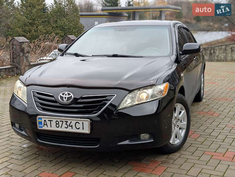 Седан Toyota Camry 2008 в Ивано-Франковске