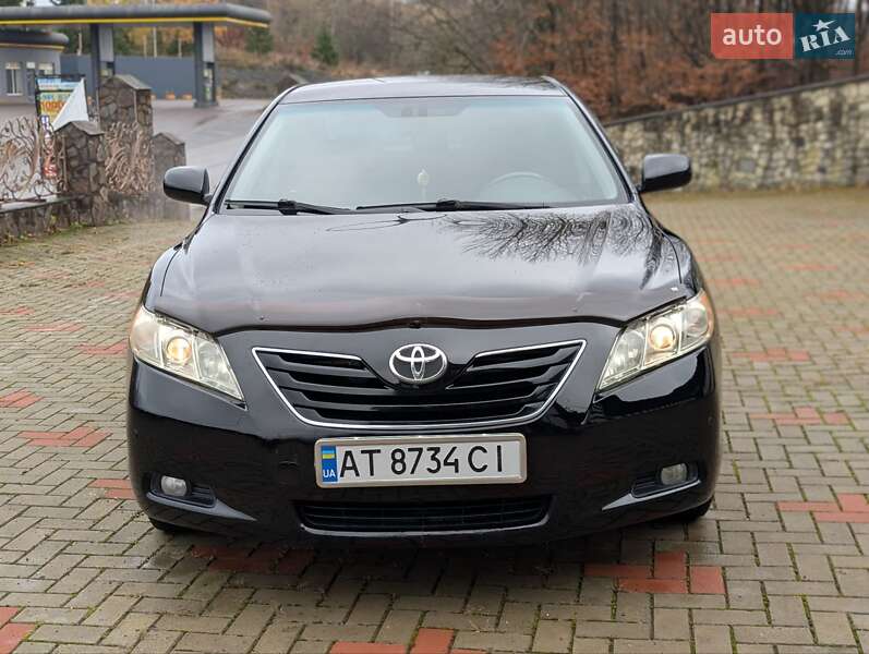 Седан Toyota Camry 2008 в Ивано-Франковске