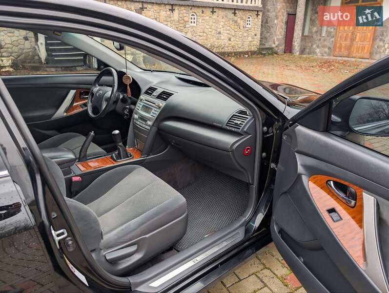 Седан Toyota Camry 2008 в Ивано-Франковске