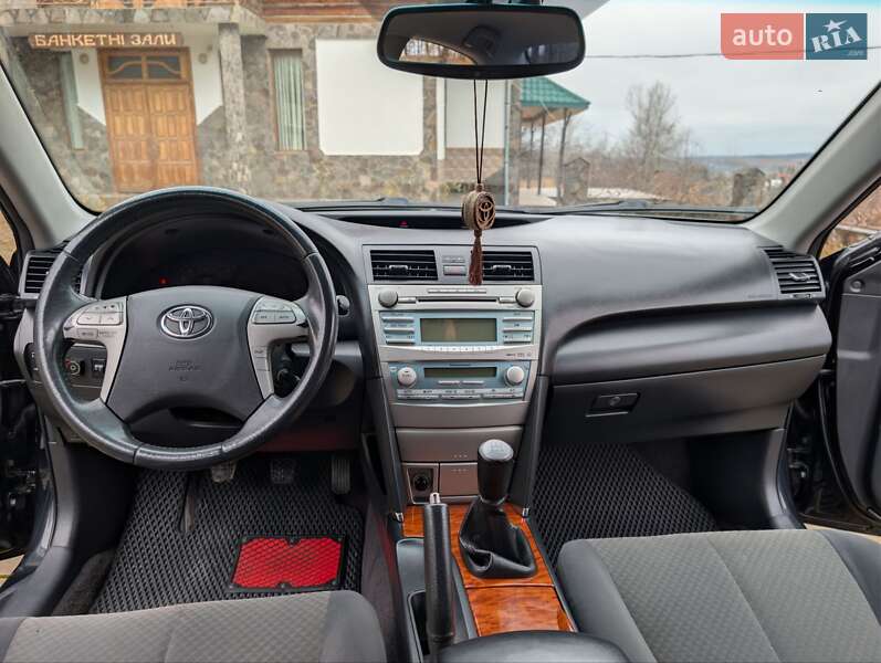 Седан Toyota Camry 2008 в Ивано-Франковске