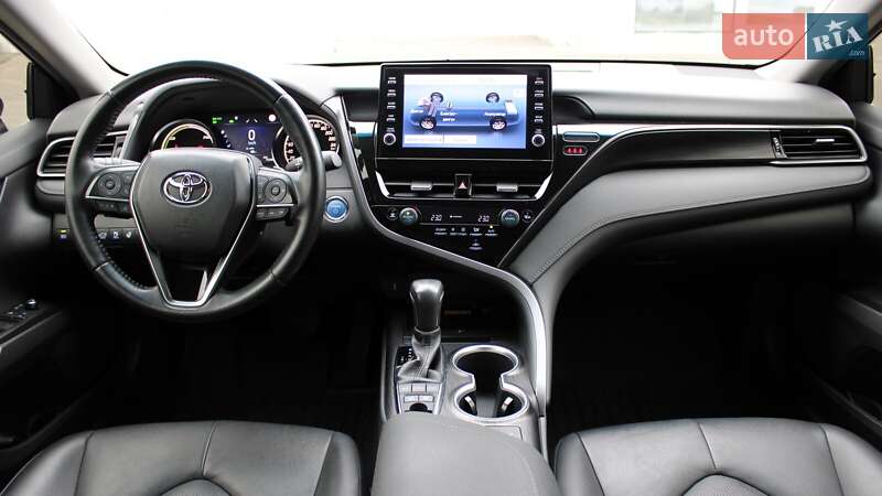 Седан Toyota Camry 2022 в Черкассах
