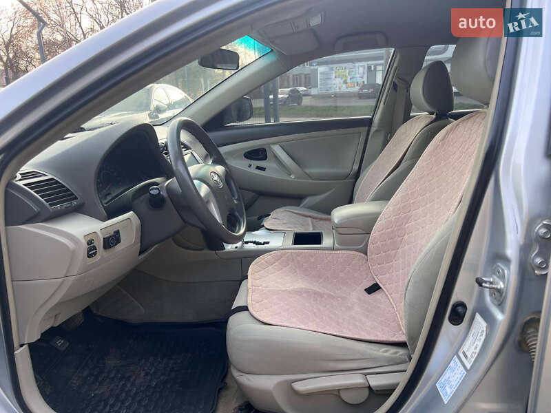 Седан Toyota Camry 2008 в Черновцах