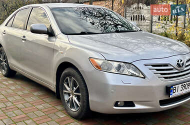 Седан Toyota Camry 2007 в Хороле