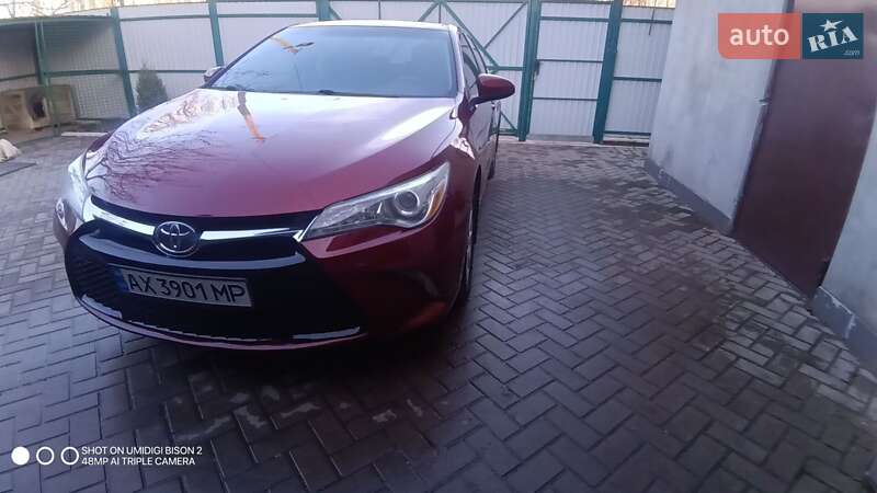 Седан Toyota Camry 2017 в Изюме