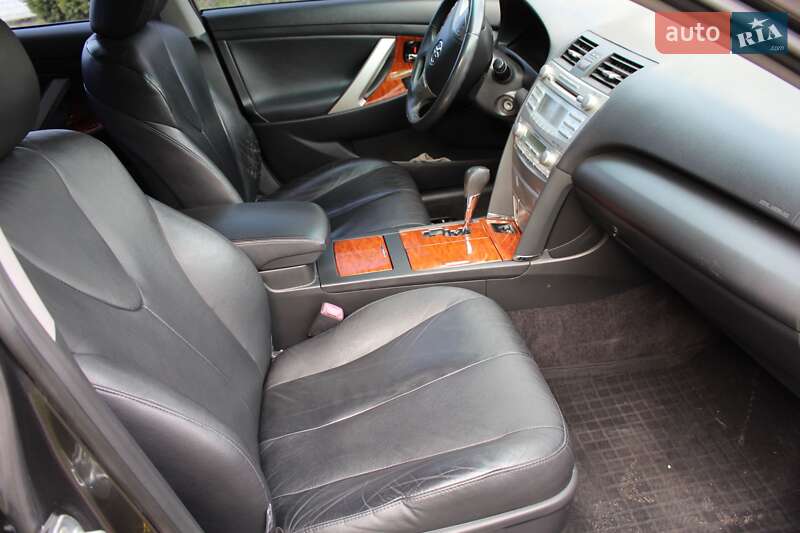 Седан Toyota Camry 2008 в Верхнеднепровске
