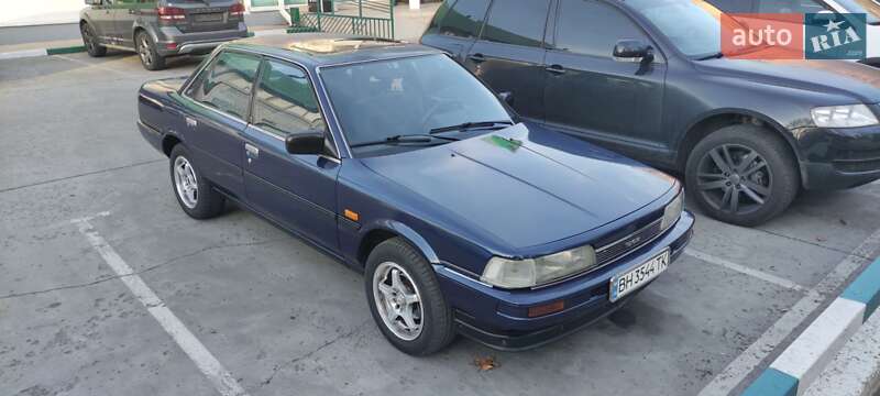 Седан Toyota Camry 1990 в Черноморске