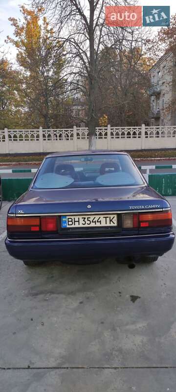 Седан Toyota Camry 1990 в Черноморске