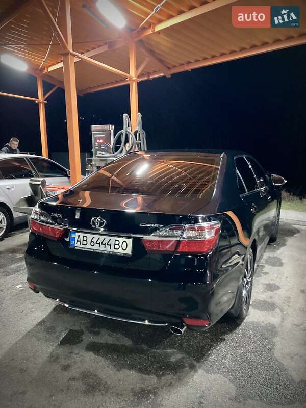 Седан Toyota Camry 2017 в Харькове