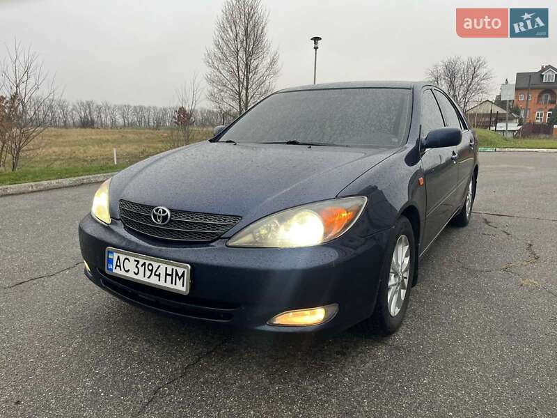 Седан Toyota Camry 2002 в Киеве