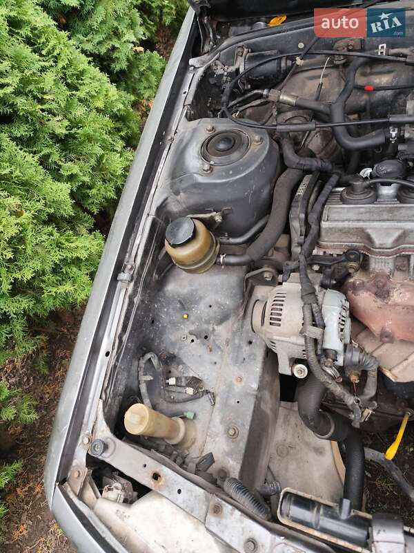 Седан Toyota Camry 1989 в Ровно