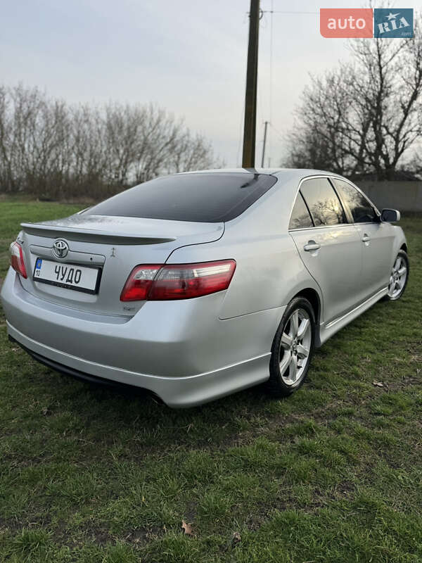 Седан Toyota Camry 2007 в Александровке
