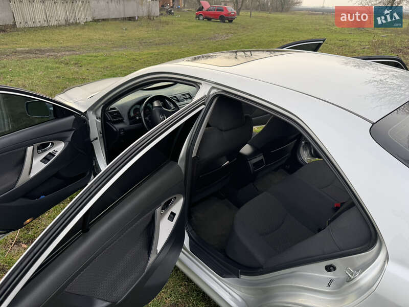 Седан Toyota Camry 2007 в Александровке