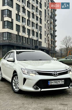 Седан Toyota Camry 2015 в Кропивницком