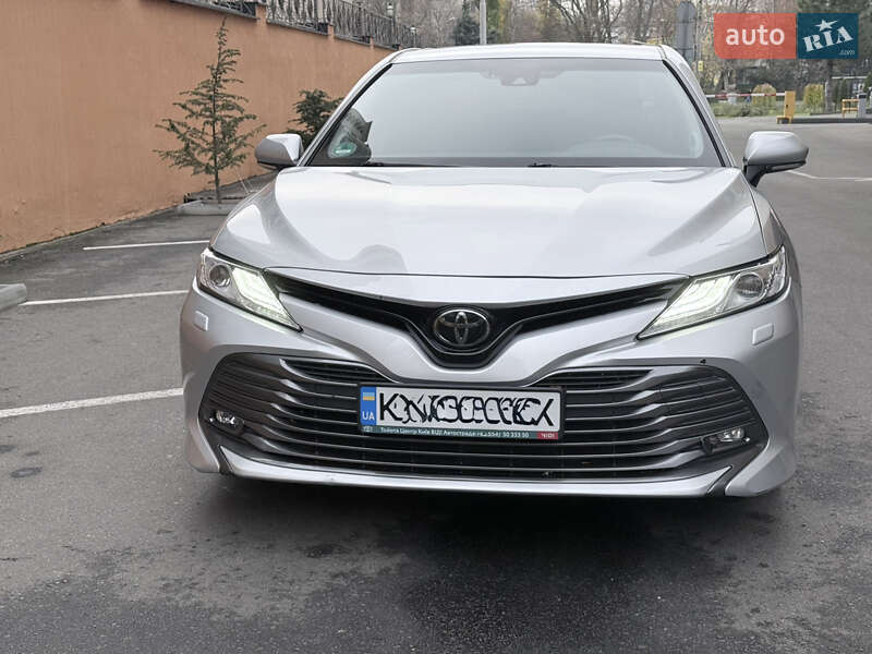Седан Toyota Camry 2018 в Одессе