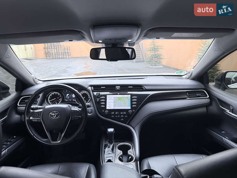 Седан Toyota Camry 2018 в Одессе