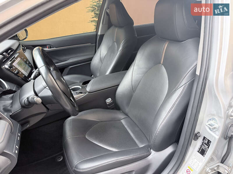 Седан Toyota Camry 2018 в Одессе