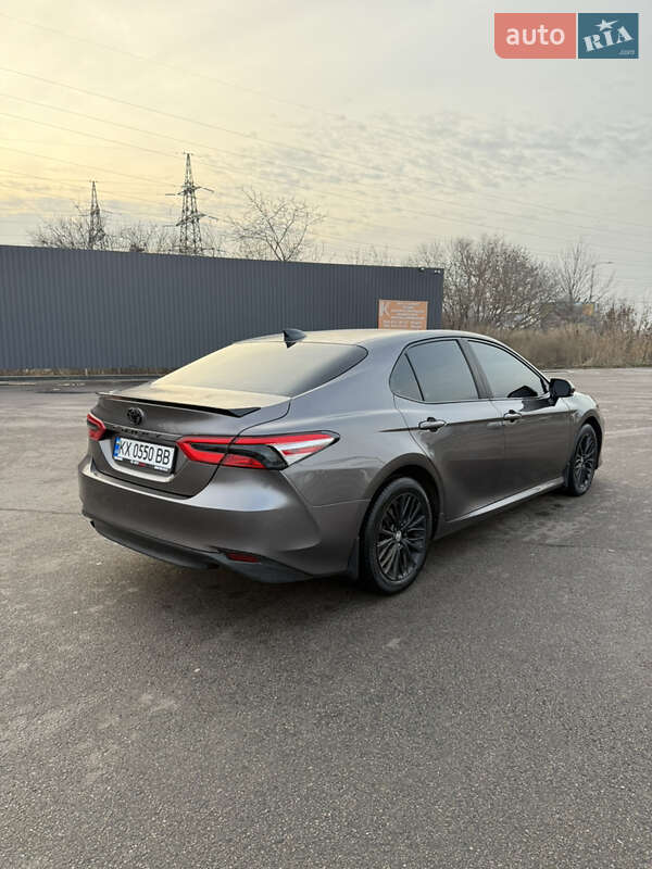 Седан Toyota Camry 2018 в Полтаве