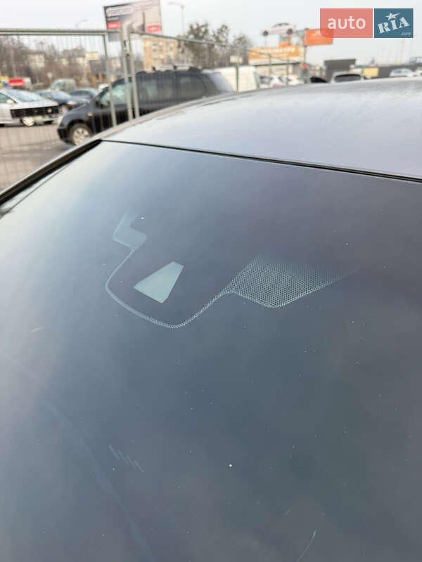 Седан Toyota Camry 2018 в Полтаве