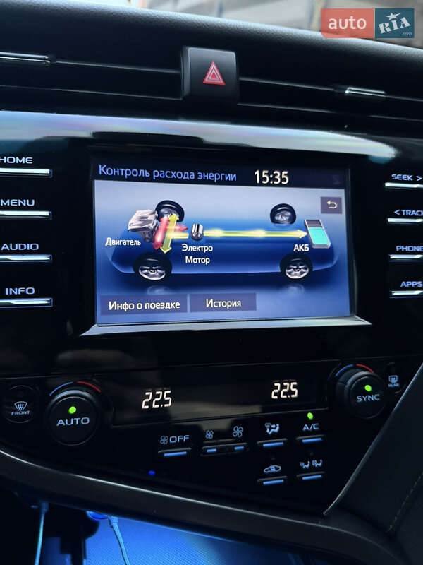 Седан Toyota Camry 2018 в Полтаве