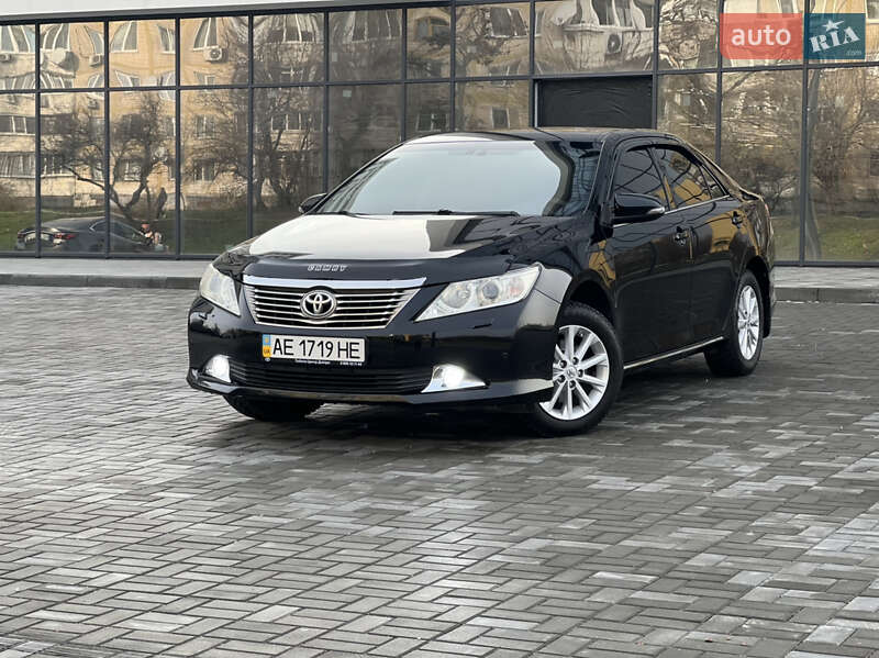 Седан Toyota Camry 2013 в Днепре