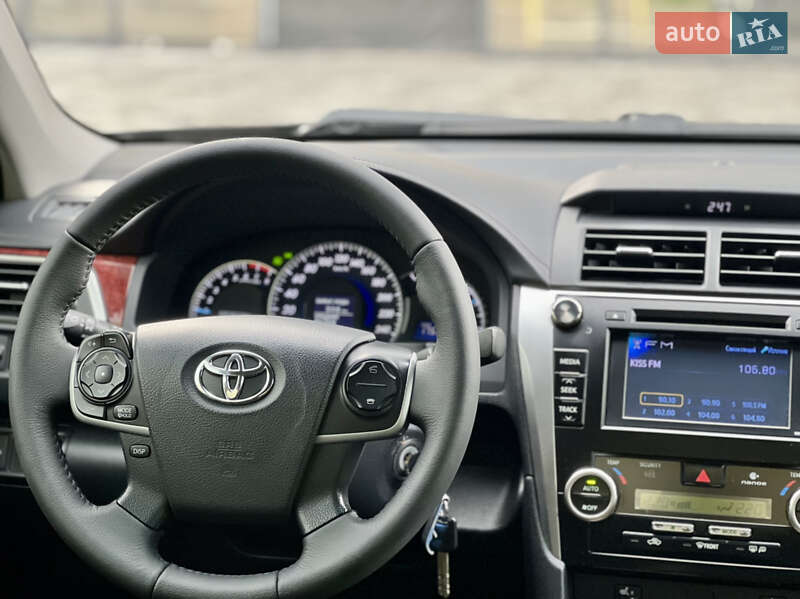 Седан Toyota Camry 2013 в Днепре