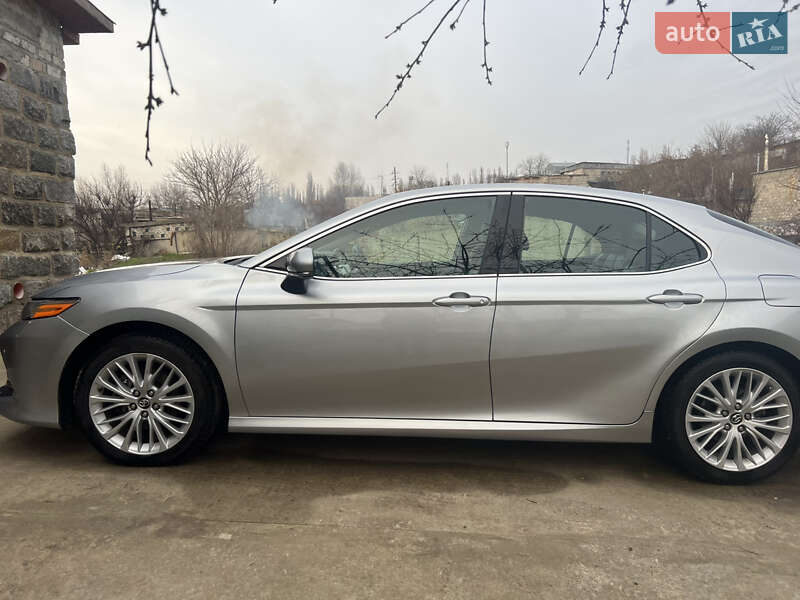 Седан Toyota Camry 2017 в Южноукраїнську