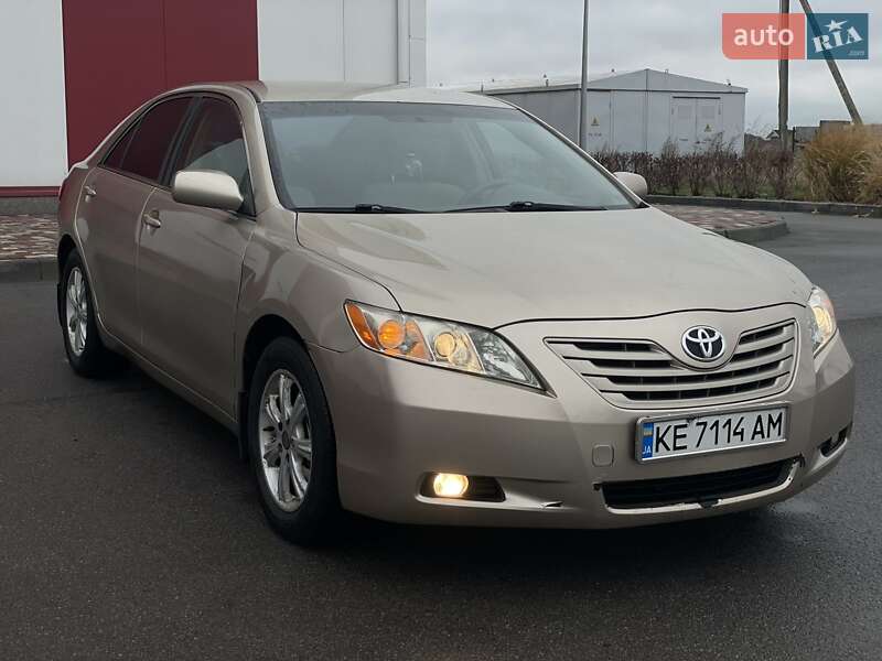 Седан Toyota Camry 2007 в Днепре