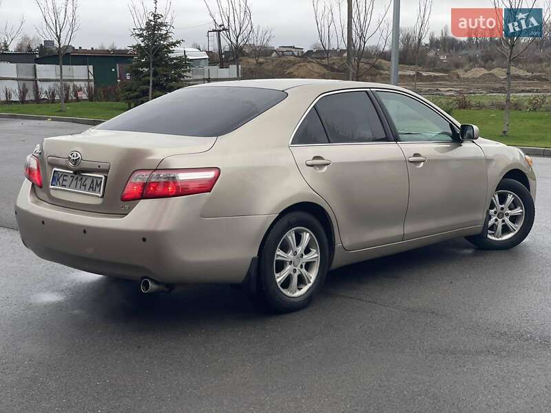 Седан Toyota Camry 2007 в Днепре