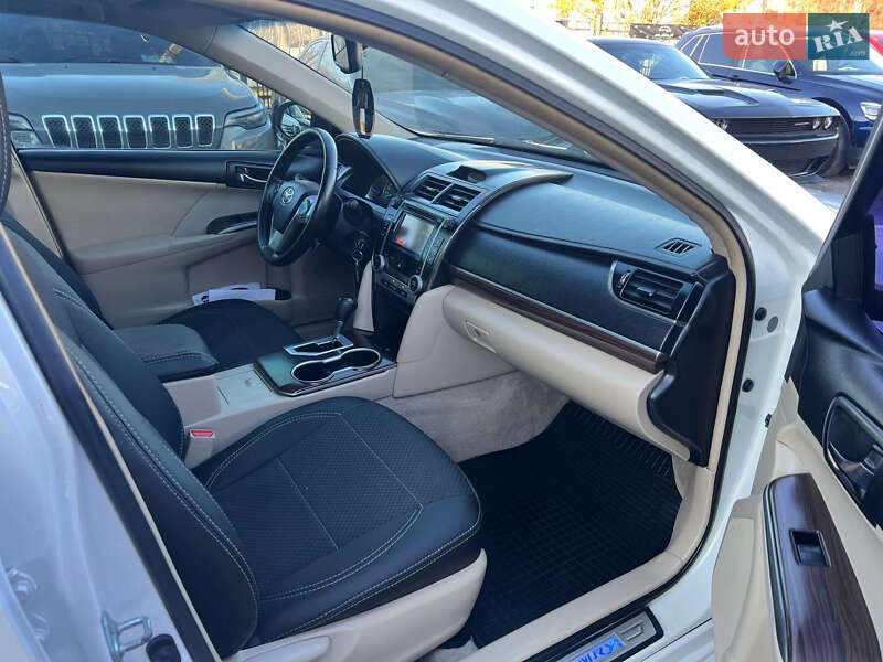 Седан Toyota Camry 2012 в Полтаве