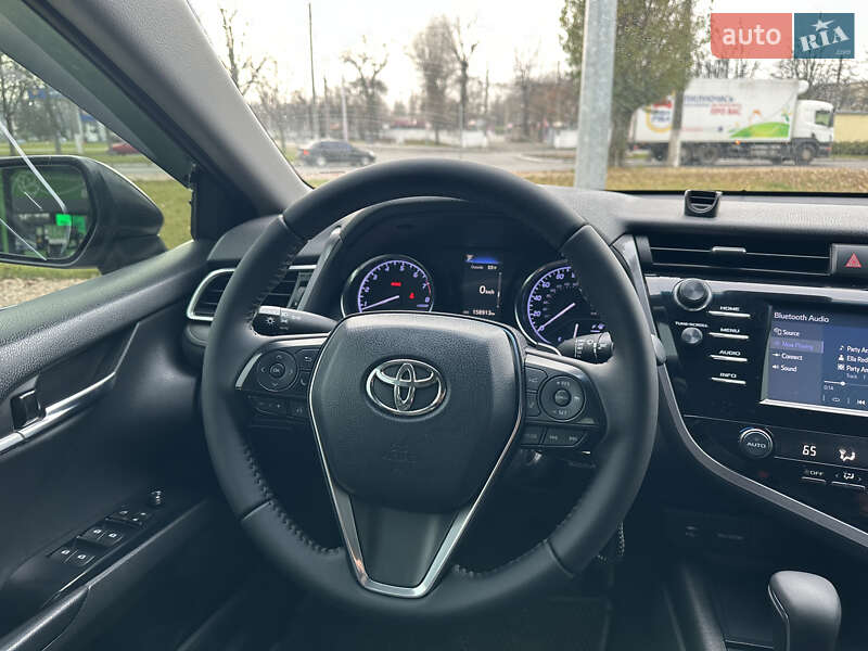 Седан Toyota Camry 2018 в Кременчуге