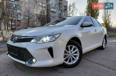 Седан Toyota Camry 2015 в Днепре